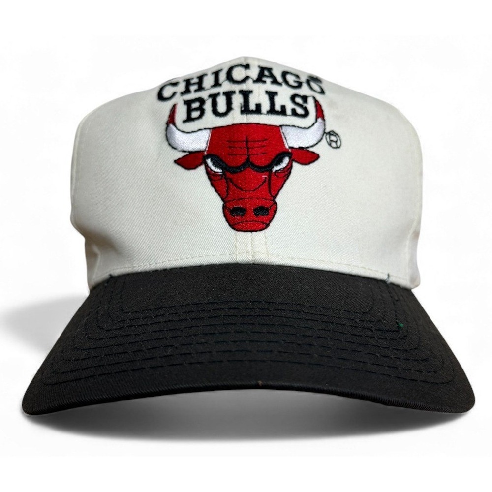 Vintage Chicago Bulls Snapback Hat Mens Adjustable White Dome Black Two Tone NBA